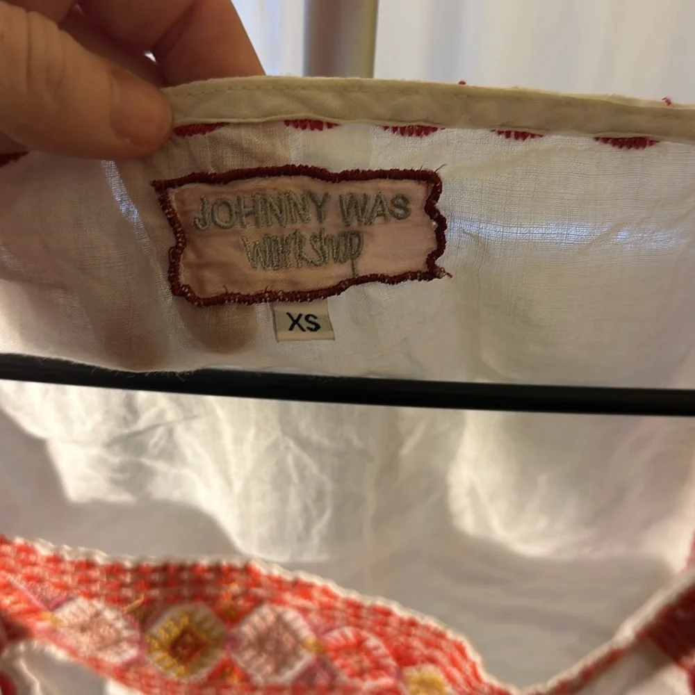 Johnny Was Workshop have already ordered linen white blouse flaw 3 faint spots - Picture 4 of 8